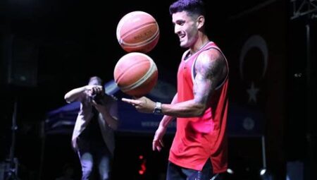 Basketbol Taraftar Gruplarının Renkli Dünyası